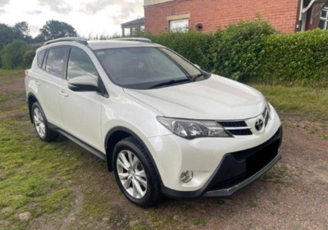 2013 Toyota RAV4 — photo 1